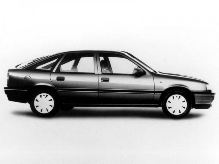  Vauxhall Cavalier GL Hatchback 1988 года  (фото 2 из 3)
